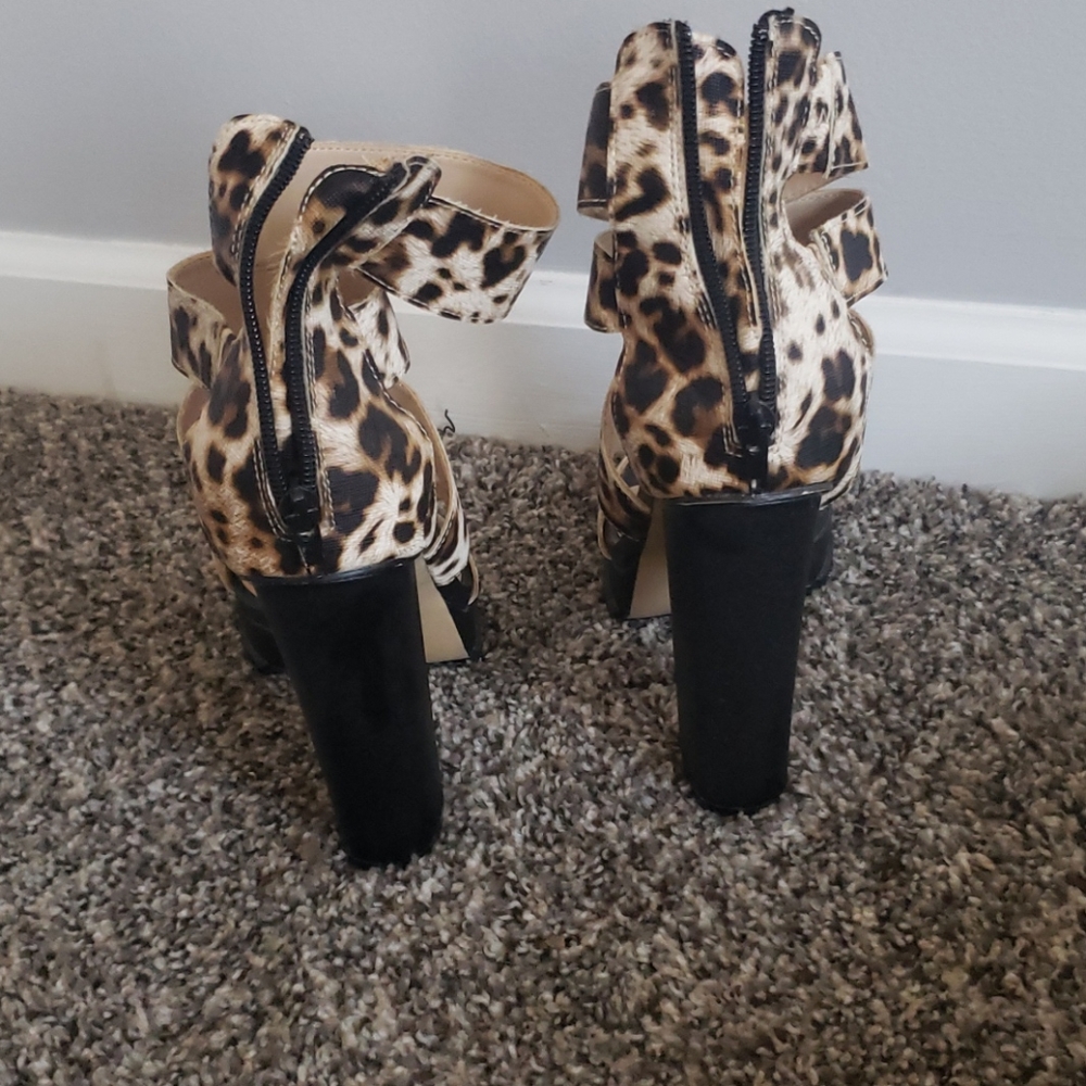 High heels - Picture 3 of 3